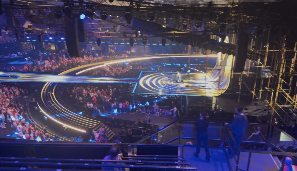 Widok z trybun Wiener Stadthalle przed pierwszym półfinałem Eurowizji 2026