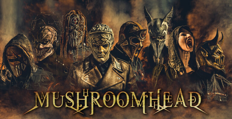 Obecny skład amerykańskiego zespołu metalowego Mushroomhead w charakterystycznych maskach i kostiumach.